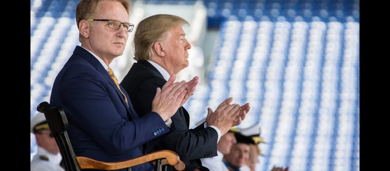 Γραμματέας Ναυτικών για πρώην κυβερνήτη USS Theodore Roosevelt: «Είναι ανόητος για να κυβερνά ένα πολεμικό πλοίο»